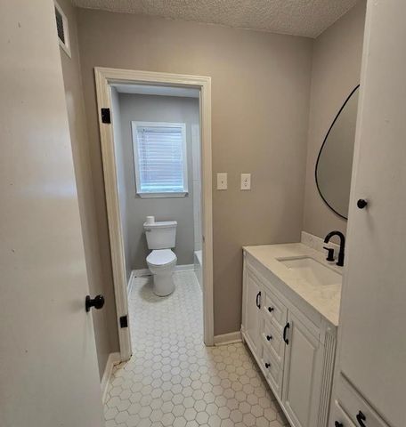 5388 HEBRON DR, Memphis, TN 38116