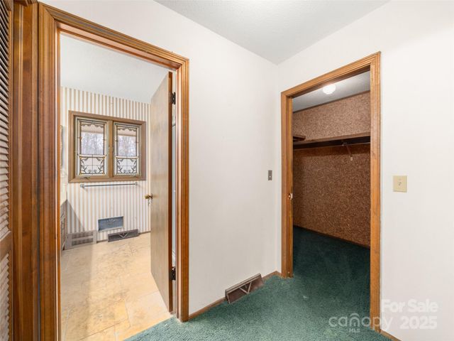 274 Whetstone Gap Road, Lake Toxaway, NC 28747