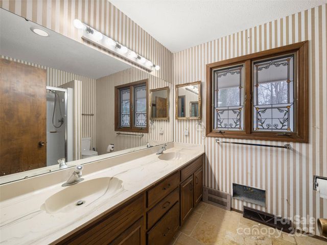 274 Whetstone Gap Road, Lake Toxaway, NC 28747