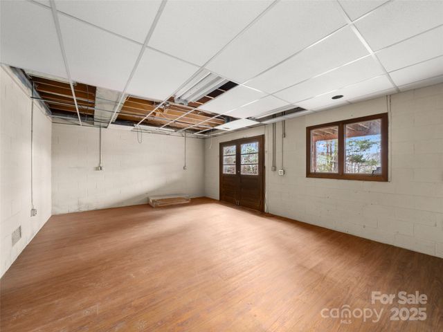 274 Whetstone Gap Road, Lake Toxaway, NC 28747