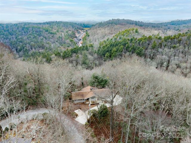274 Whetstone Gap Road, Lake Toxaway, NC 28747