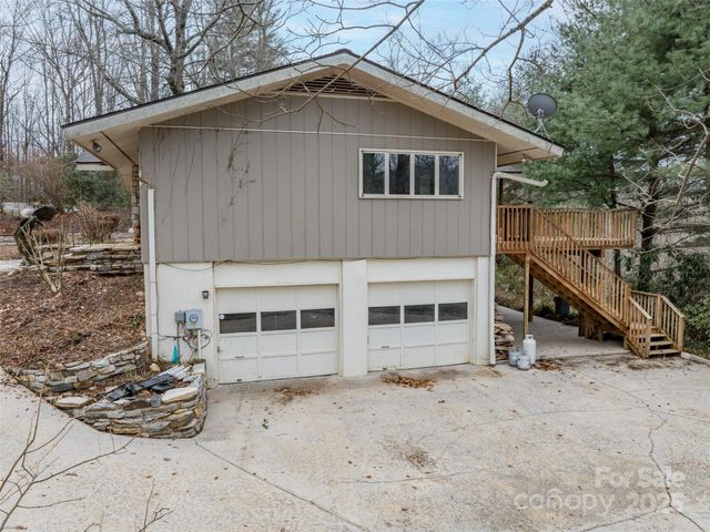 274 Whetstone Gap Road, Lake Toxaway, NC 28747
