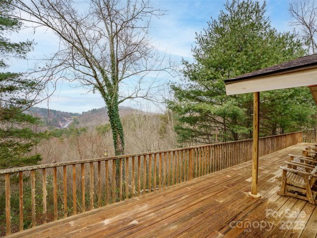 274 Whetstone Gap Road, Lake Toxaway, NC 28747