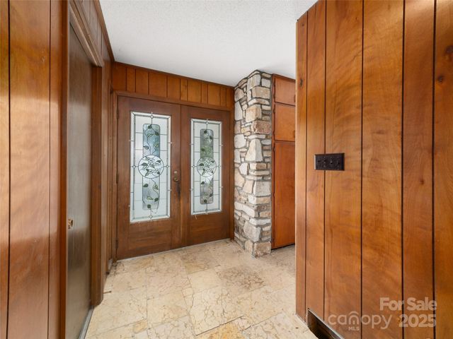 274 Whetstone Gap Road, Lake Toxaway, NC 28747