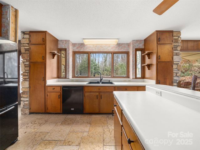 274 Whetstone Gap Road, Lake Toxaway, NC 28747