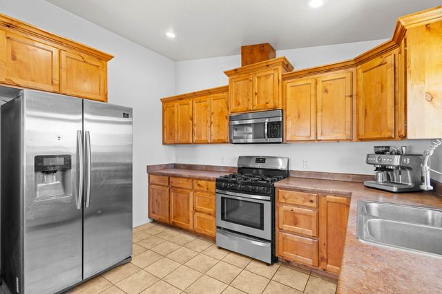1368 Bluejay Circle, Farmington, NM 87401