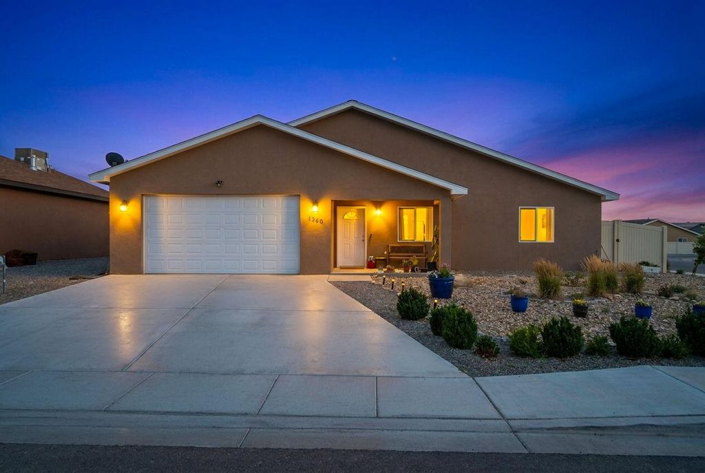 1368 Bluejay Circle, Farmington, NM 87401