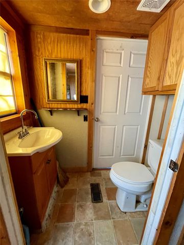 1941 County Road 223, Collinsville, TX 76233