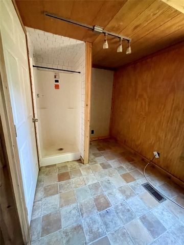 1941 County Road 223, Collinsville, TX 76233