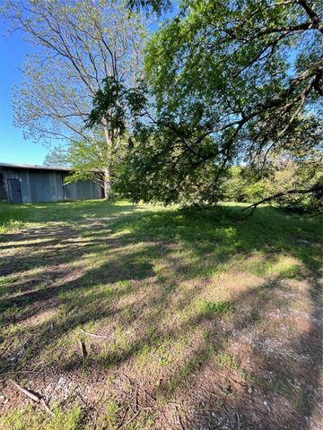 1941 County Road 223, Collinsville, TX 76233