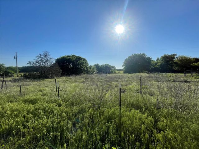 1941 County Road 223, Collinsville, TX 76233