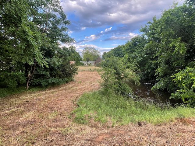 1941 County Road 223, Collinsville, TX 76233