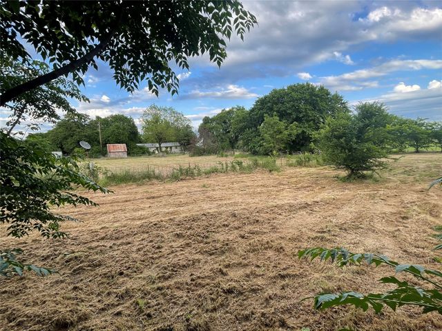 1941 County Road 223, Collinsville, TX 76233