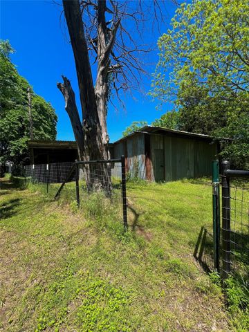 1941 County Road 223, Collinsville, TX 76233