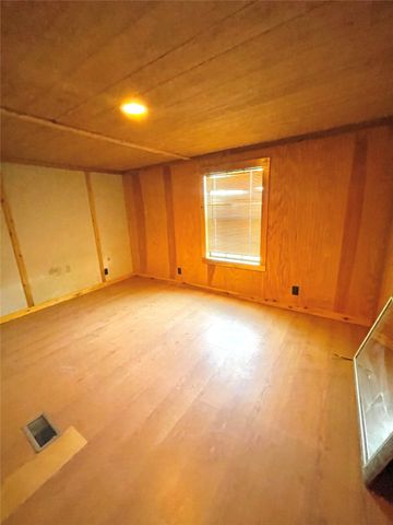 1941 County Road 223, Collinsville, TX 76233