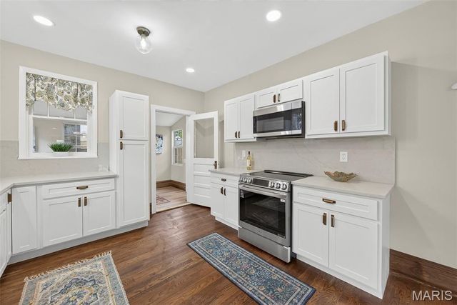 5728 Holly Hills Avenue, St Louis, MO 63109
