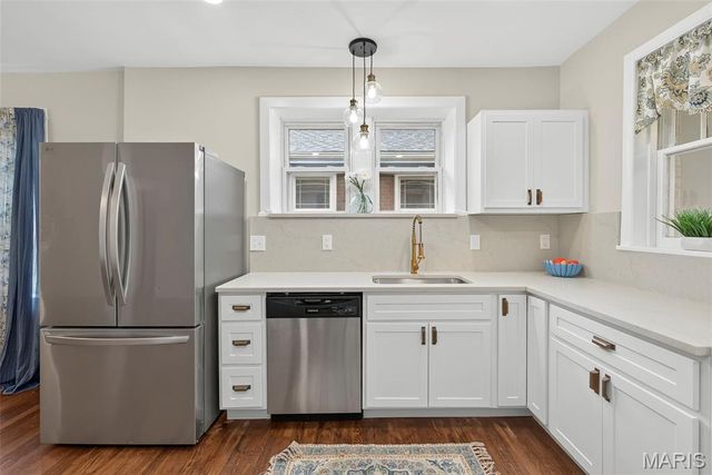 5728 Holly Hills Avenue, St Louis, MO 63109
