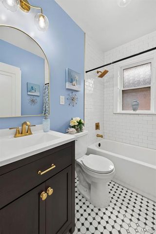 5728 Holly Hills Avenue, St Louis, MO 63109