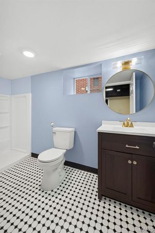 5728 Holly Hills Avenue, St Louis, MO 63109
