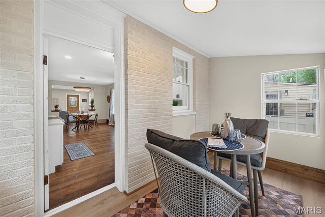5728 Holly Hills Avenue, St Louis, MO 63109