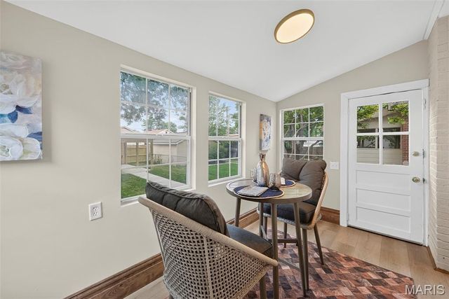 5728 Holly Hills Avenue, St Louis, MO 63109