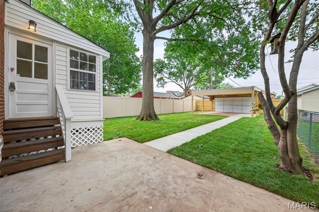 5728 Holly Hills Avenue, St Louis, MO 63109