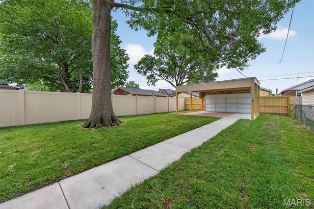 5728 Holly Hills Avenue, St Louis, MO 63109