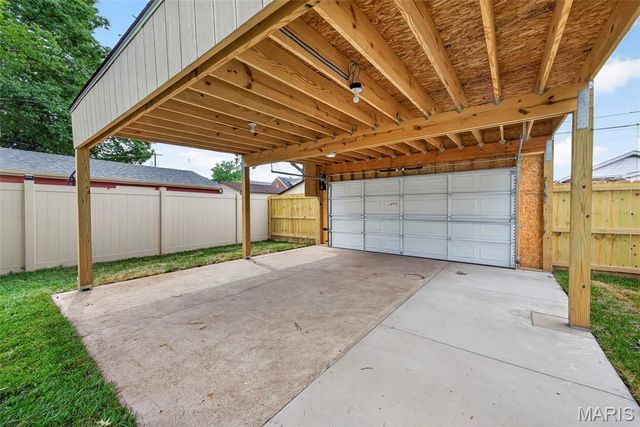 5728 Holly Hills Avenue, St Louis, MO 63109