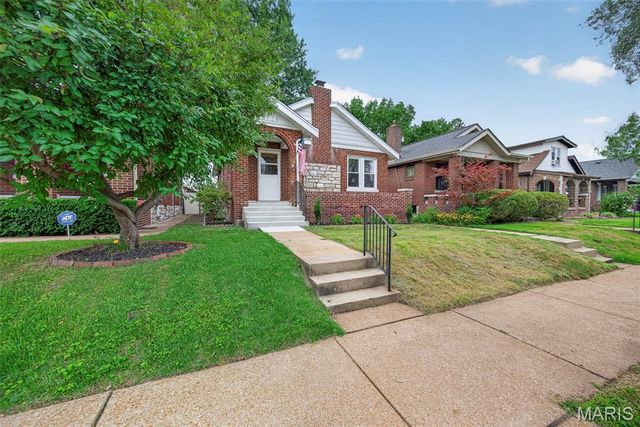 5728 Holly Hills Avenue, St Louis, MO 63109
