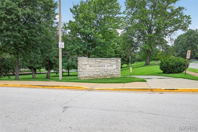 5728 Holly Hills Avenue, St Louis, MO 63109