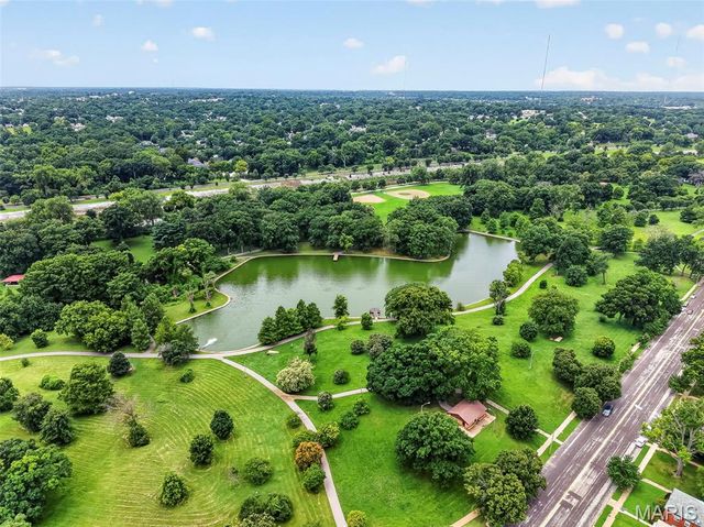 5728 Holly Hills Avenue, St Louis, MO 63109