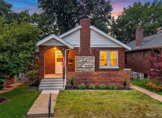 5728 Holly Hills Avenue, St Louis, MO 63109