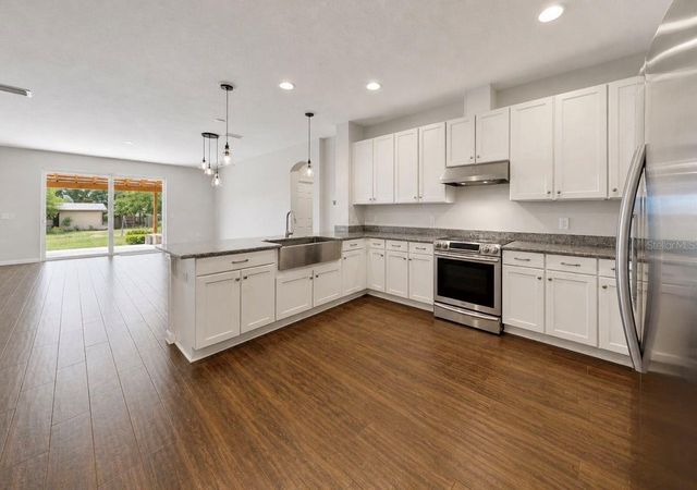 13101 DONE GROVEN DRIVE, Dover, FL 33527