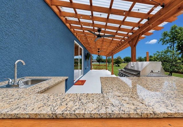 13101 DONE GROVEN DRIVE, Dover, FL 33527