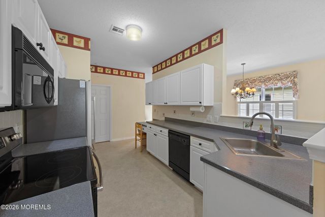 88 Robin Lane, Barnegat, NJ 08005