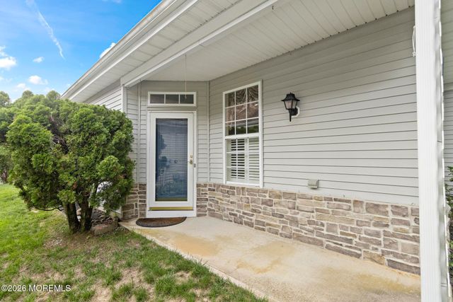 88 Robin Lane, Barnegat, NJ 08005