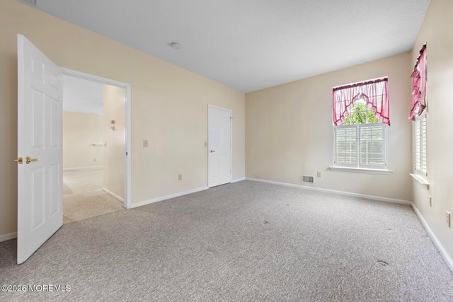 88 Robin Lane, Barnegat, NJ 08005