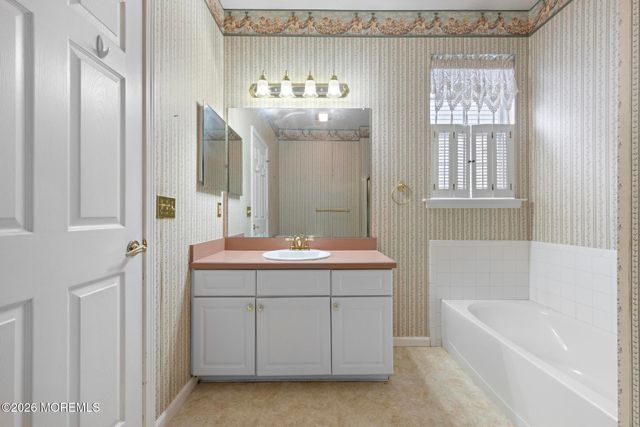 88 Robin Lane, Barnegat, NJ 08005