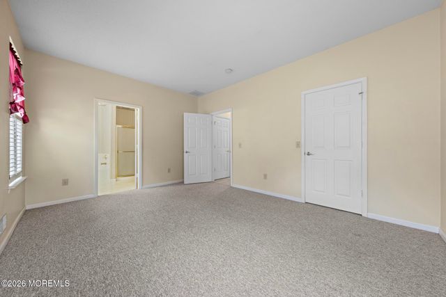 88 Robin Lane, Barnegat, NJ 08005