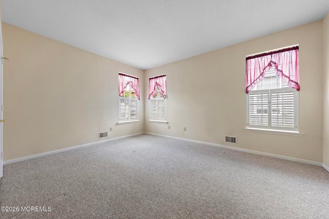 88 Robin Lane, Barnegat, NJ 08005