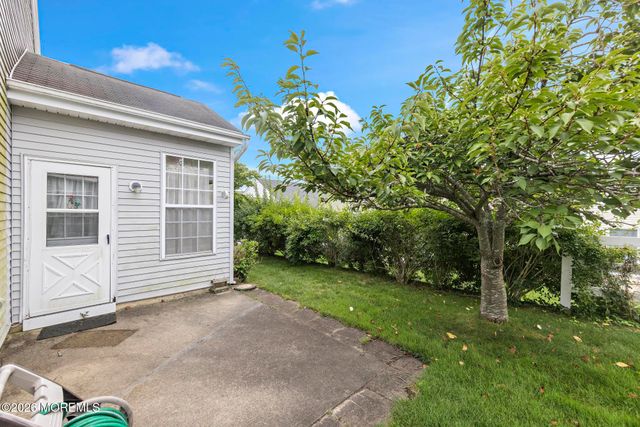 88 Robin Lane, Barnegat, NJ 08005