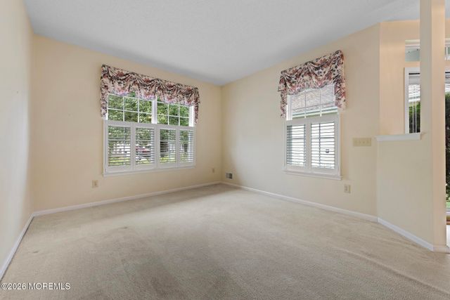 88 Robin Lane, Barnegat, NJ 08005