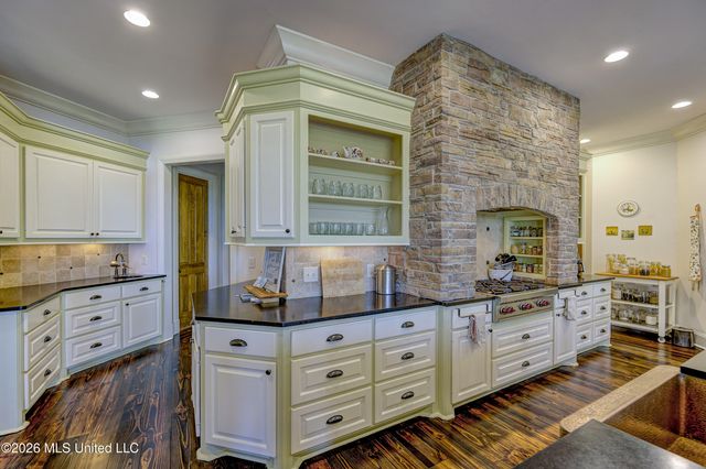 626 Cedar Hill Road, Flora, MS 39071