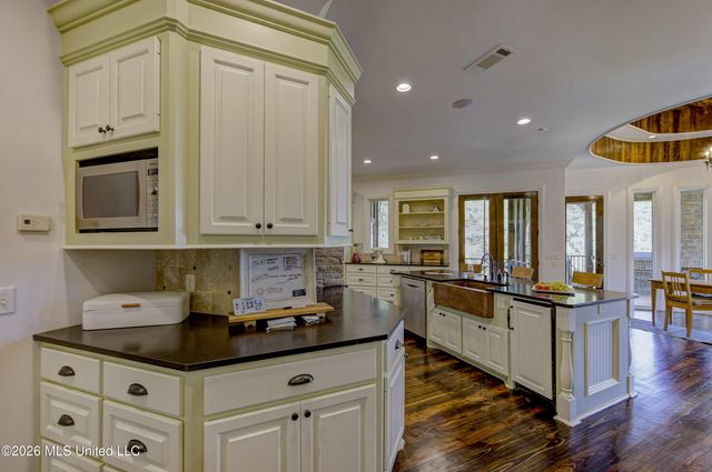 626 Cedar Hill Road, Flora, MS 39071