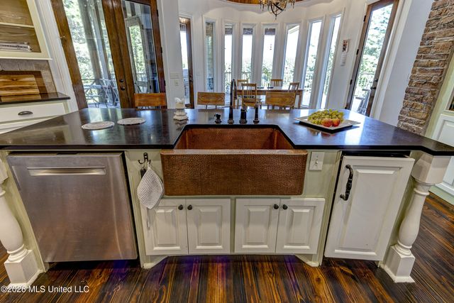 626 Cedar Hill Road, Flora, MS 39071