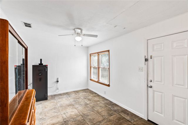 720 Mcintyre Ave, Taft, TX 78390