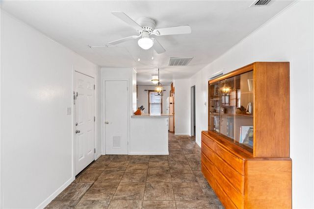 720 Mcintyre Ave, Taft, TX 78390