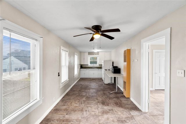 720 Mcintyre Ave, Taft, TX 78390