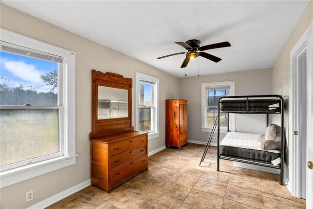 720 Mcintyre Ave, Taft, TX 78390