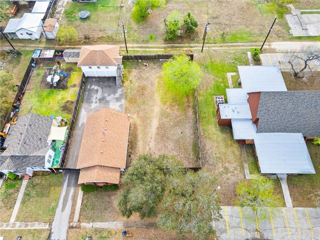 720 Mcintyre Ave, Taft, TX 78390